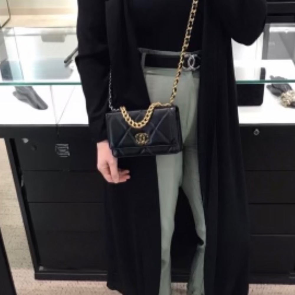 ❌SOLD❌  ❤️Host Pick!🥳 CHANEL 22P Black Lambskin 19 WOC bag - NEW with RECEIPT - Picture 17 of 17